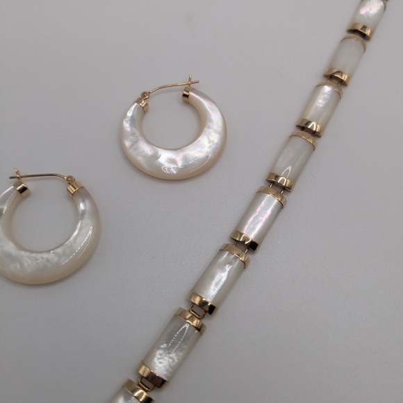 14k Yellow Gold Mother of Pearl Bracelet and Hoop Earrings Set - Picture 16 of 16